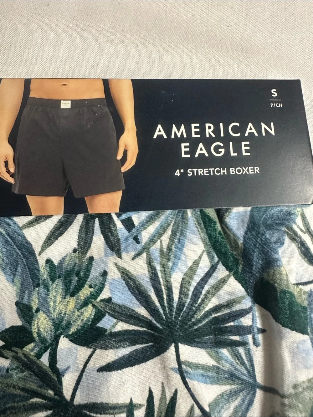 American Eagle Men’s Tropical Leaf Boxers size Small